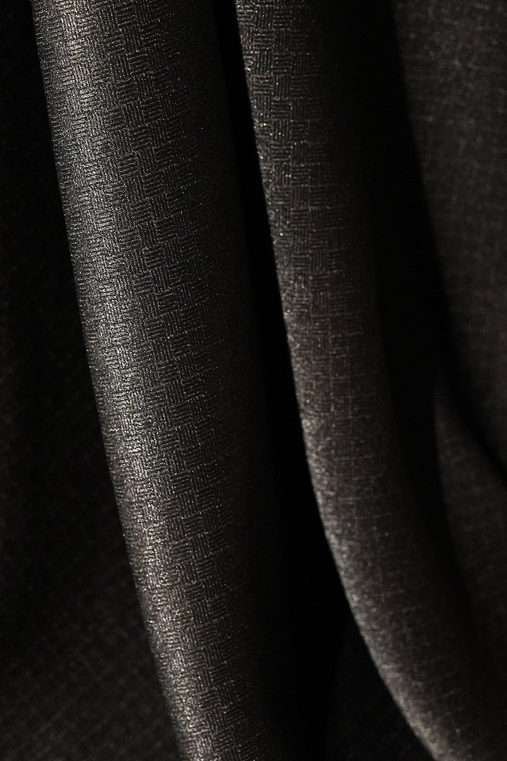 D.03 · 25 Momme Checkered Satin Jacquard Gambiered Silk