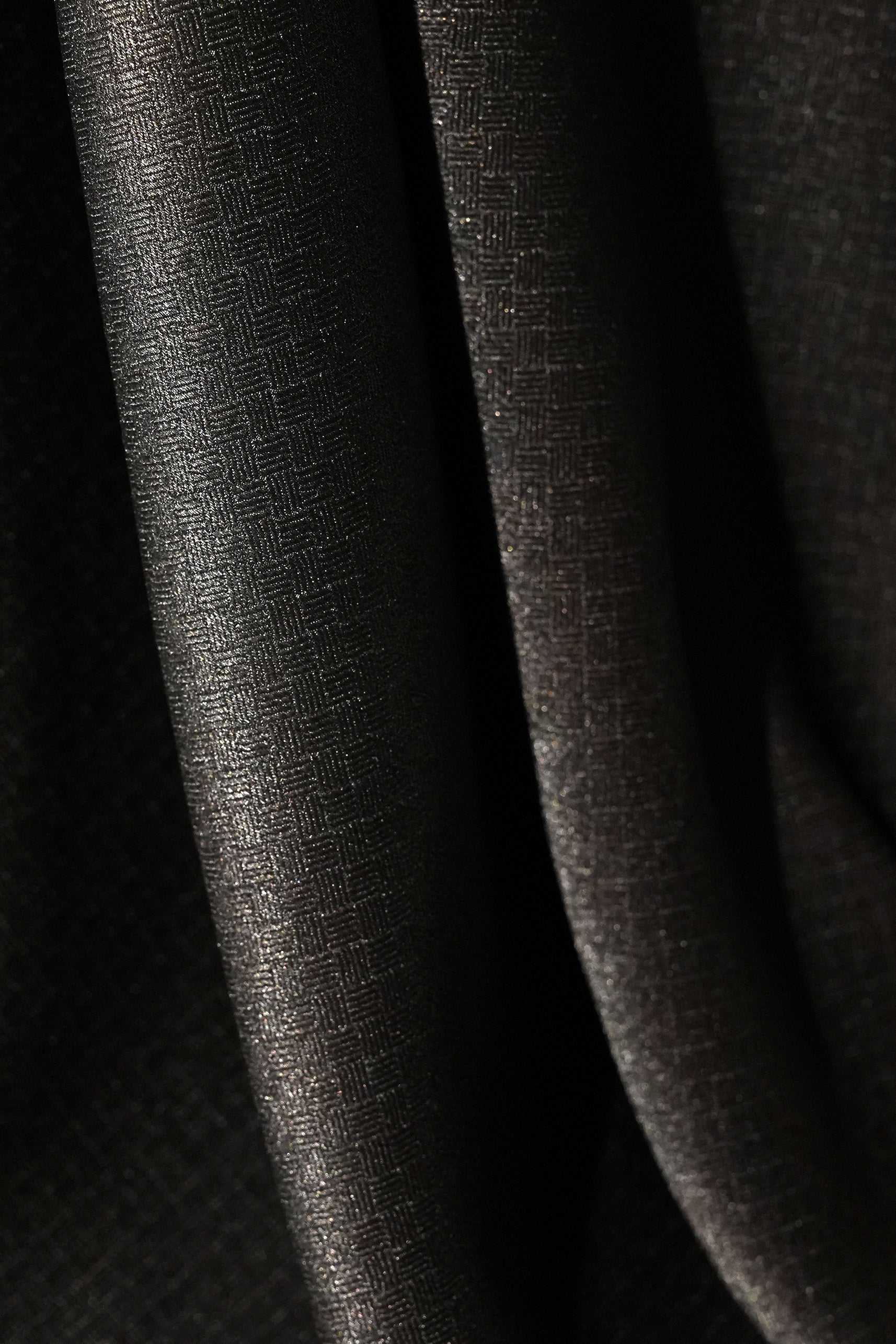 D.03 · 25 Momme Checkered Satin Jacquard Gambiered Silk