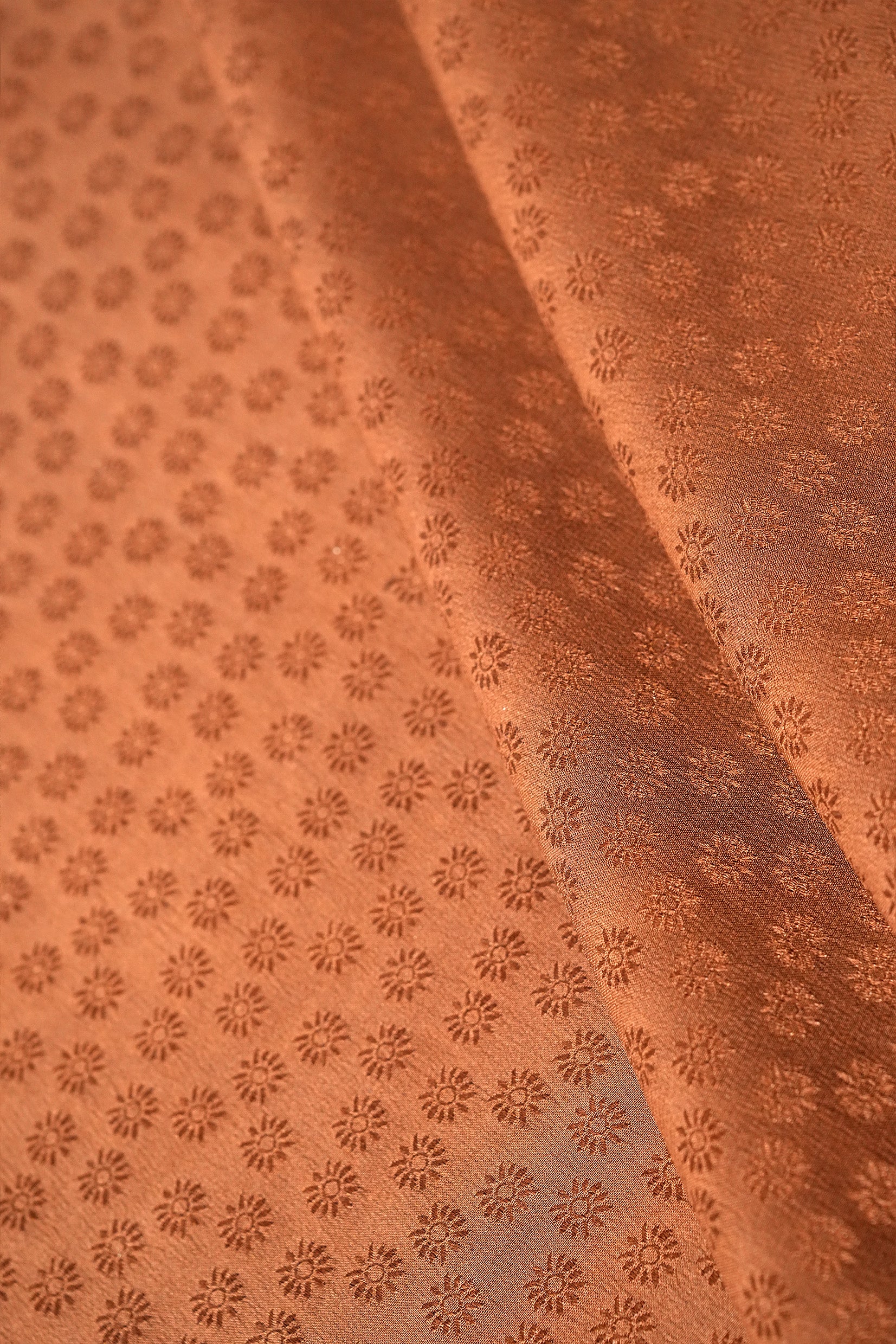 D.04 · 26 Momme Daisy Motif Jacquard Satin Gambiered Silk